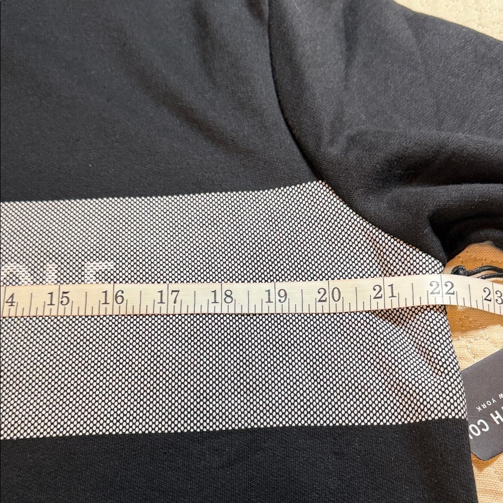 Kenneth Cole Size Large Black Crewneck Sweatshirt with Reflective Chest Panel - Picture 6 of 7